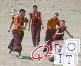 हर 15 मिनट में ऑक्सीजन टैंक: तिब्बती चीनी फुटबॉल पर हमला करते हैं